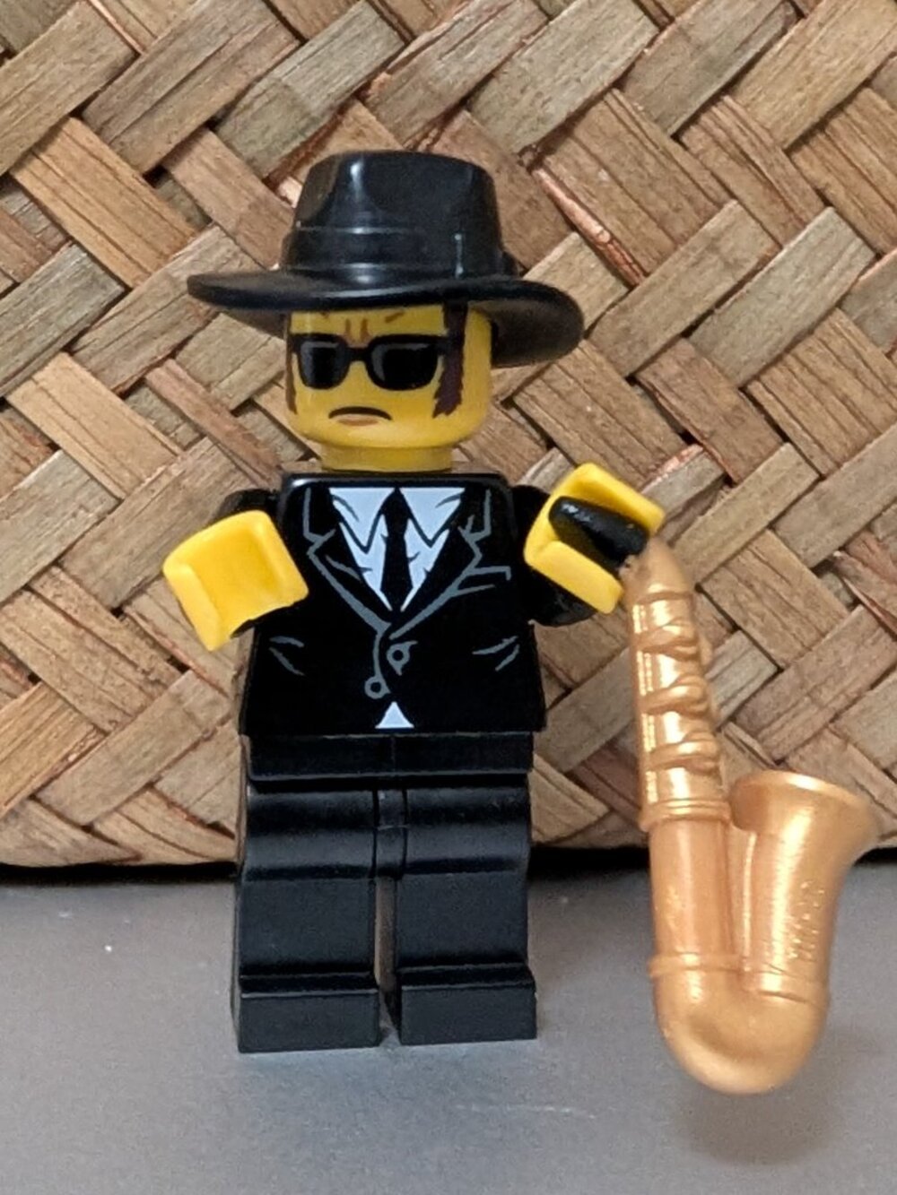 Lego Series 11 minifigure - Saxophone player